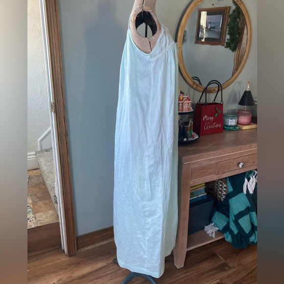 VINTAGE Embroidered Nightie - Picture 3 of 6